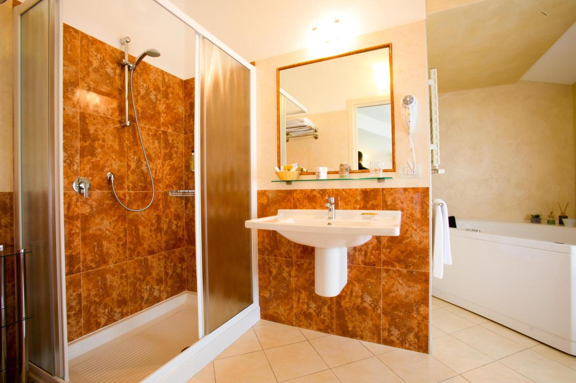 Anthea Hotel 3*